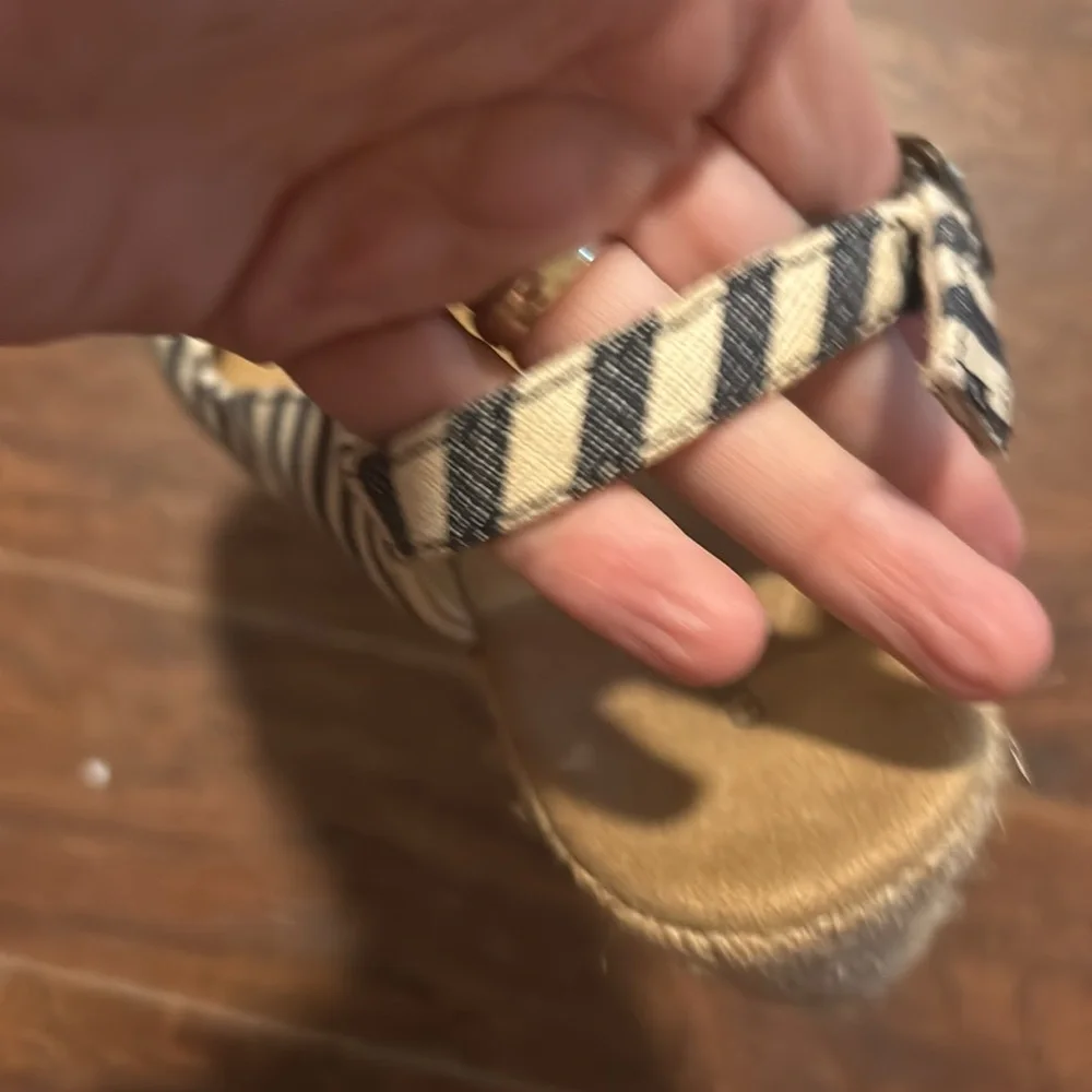 G. H. Bass & Co Black and white Espadrille size 9